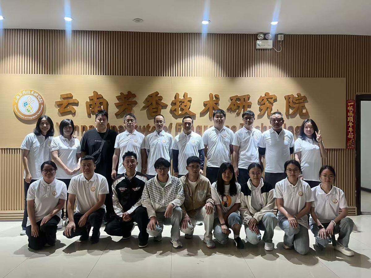 研究院团队合影